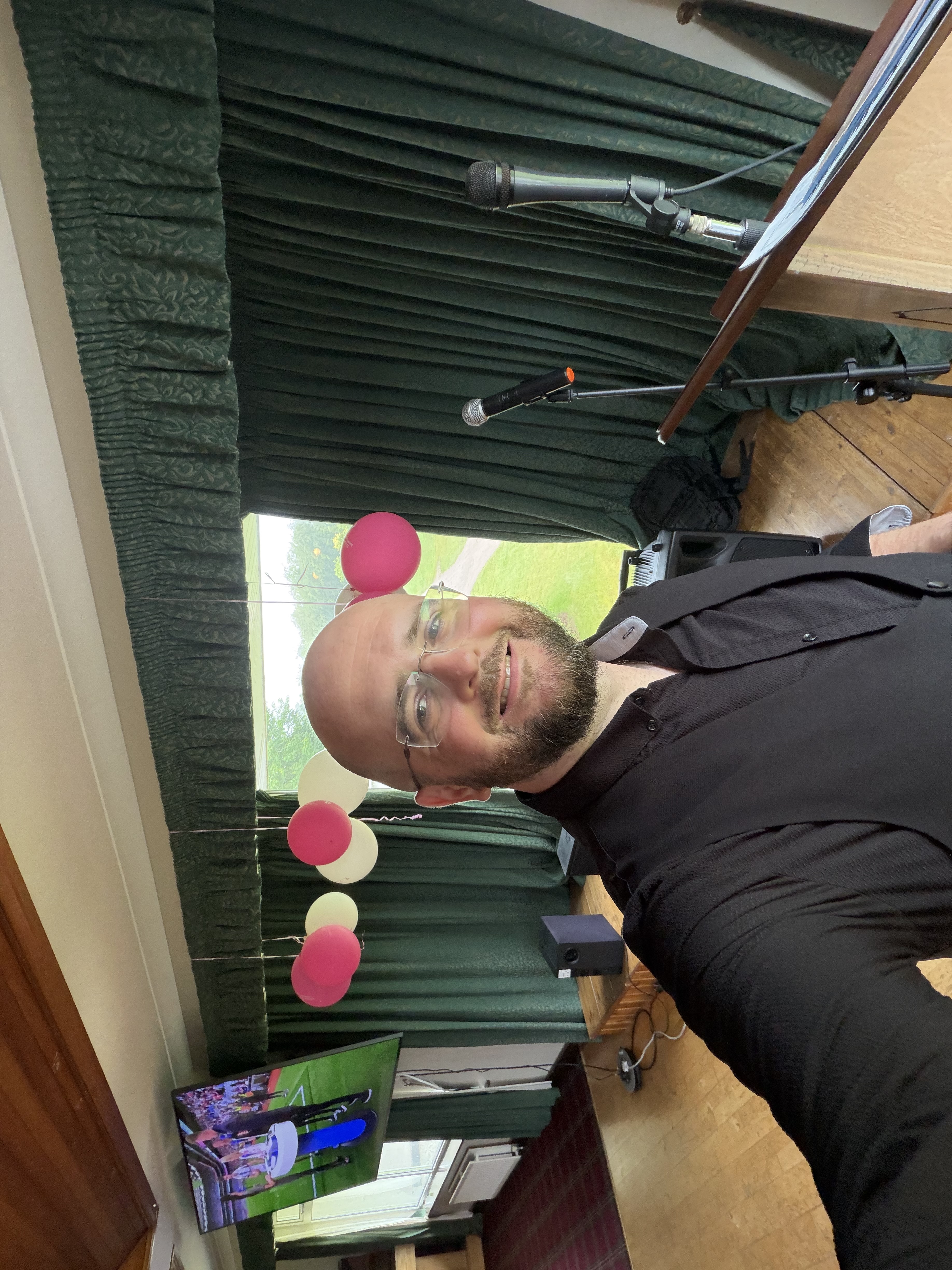 David Peace doing tarot readings at Ballybofey and Stranorlar Golf Club
